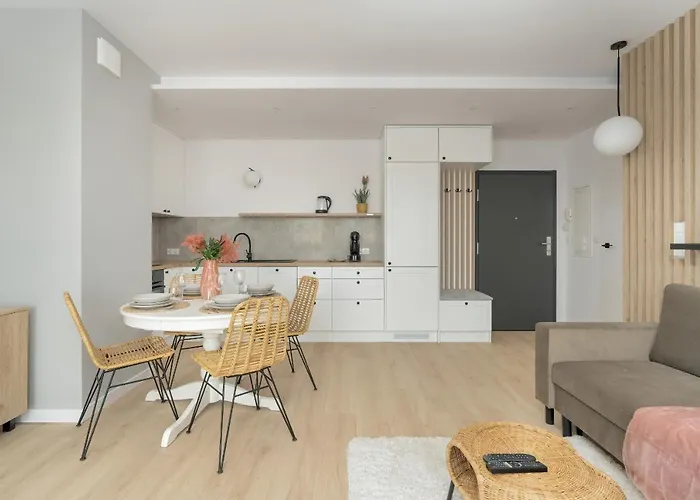 Elegant Apartment For 4 With Parking In Poznan By Noclegi Renters