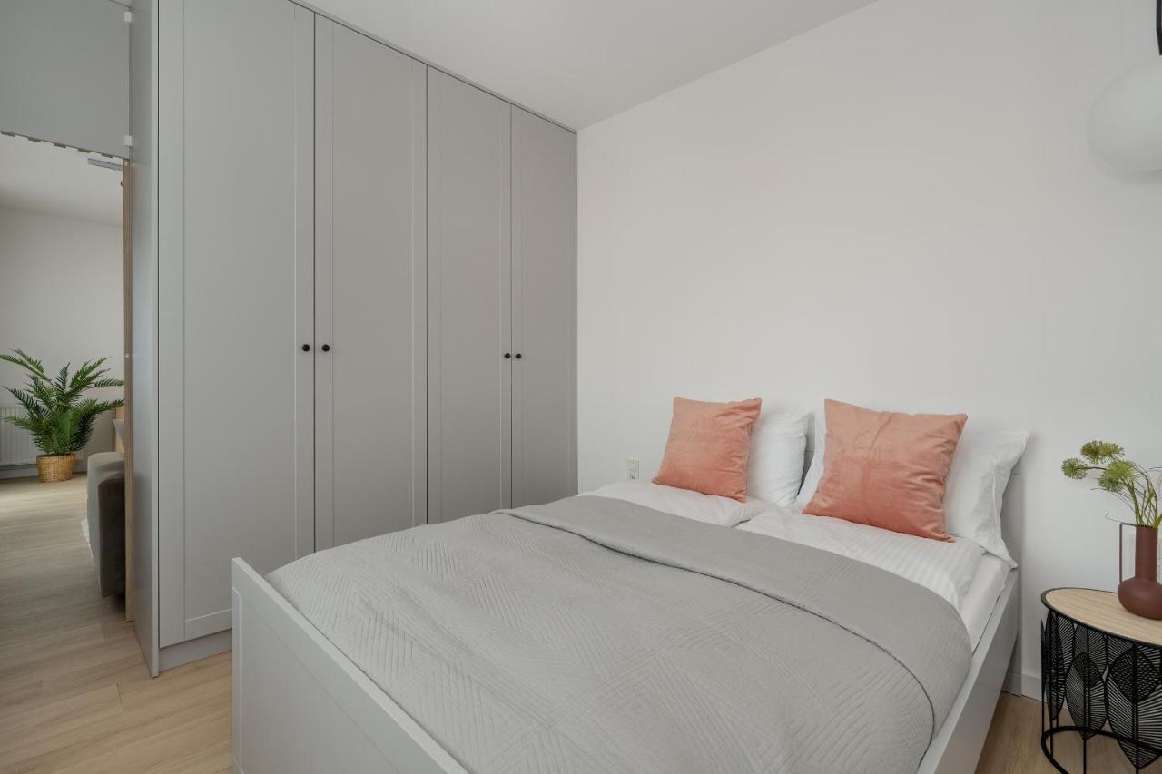 Apartment Elegant For 4 With Parking In By Renters Poznan