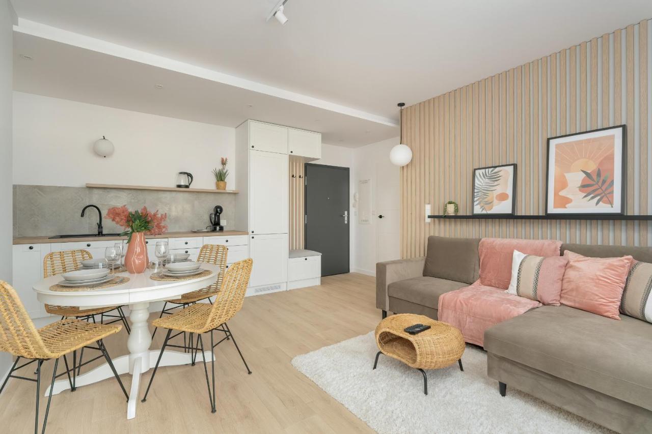 Elegant For 4 With Parking In By Renters *