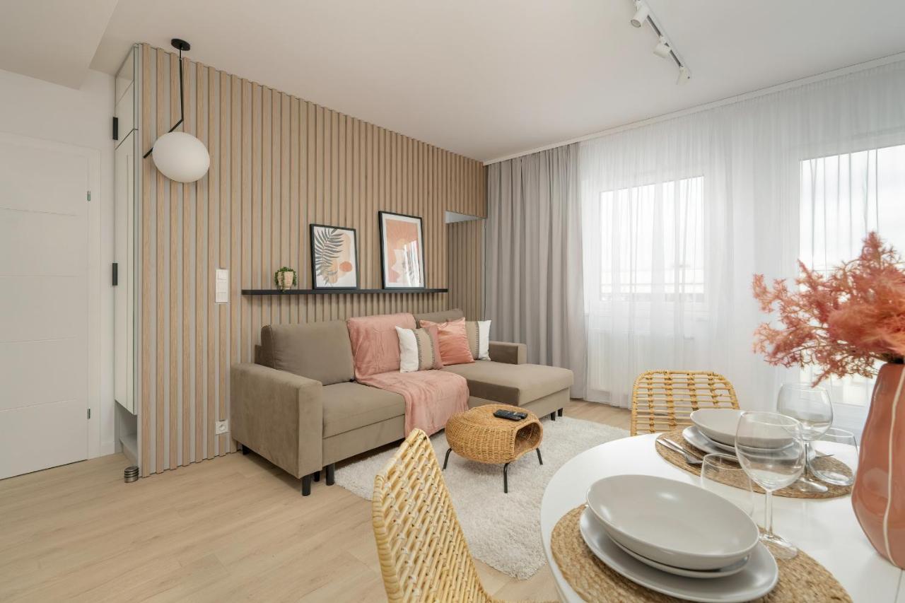 Elegant For 4 With Parking In By Renters *