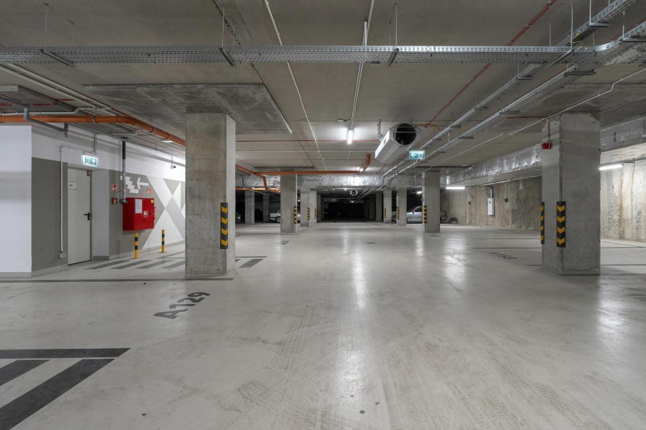 Elegant For 4 With Parking In By Renters * Poznan