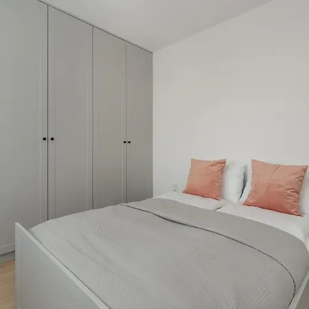 Elegant Apartment For 4 With Parking In Poznan By Noclegi Renters Exterior photo