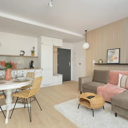 Elegant Apartment For 4 With Parking In Poznan By Noclegi Renters Exterior photo