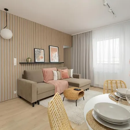 Elegant Apartment For 4 With Parking In Poznan By Noclegi Renters Exterior photo