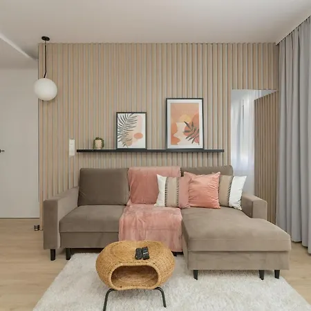 Elegant Apartment For 4 With Parking In Poznan By Noclegi Renters Exterior photo